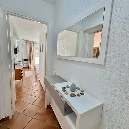Aquamarina Sea View Apartament